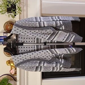 ABERCROMBIE AND FITCH GEOMETRIC GRAY WHITE HOODIE CARDIGAN WOMENS SIZE XS